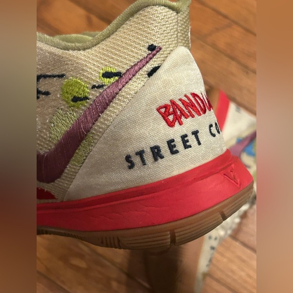 Nike Kyrie 5 x Bandulu Embroidered Splatters 2019 Mens Size 7Y Basketball